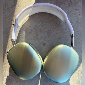 Apple Over-Ear Headphones - Metallic Green